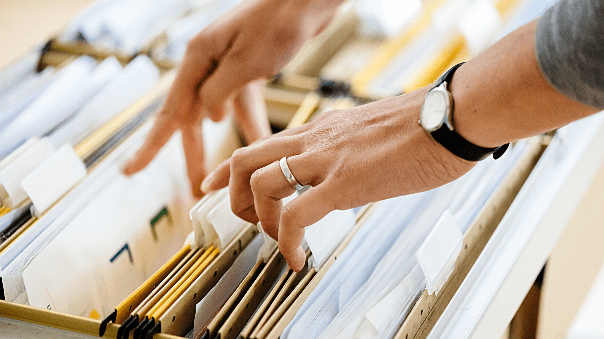 Cómo extraer metadatos de distintos tipos de documentos con AI Builder - Itequia