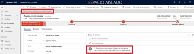 Contoso Ltd portal listing closed support cases, including 'Avería en mi nevera' marked as resolved.