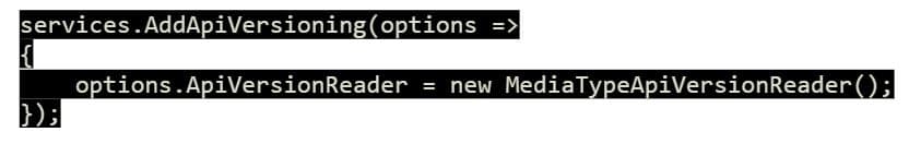 Swagger UI displaying versioned API endpoints for 'UsuariosController', showing separate documentation for versions 1.0 and 2.0.